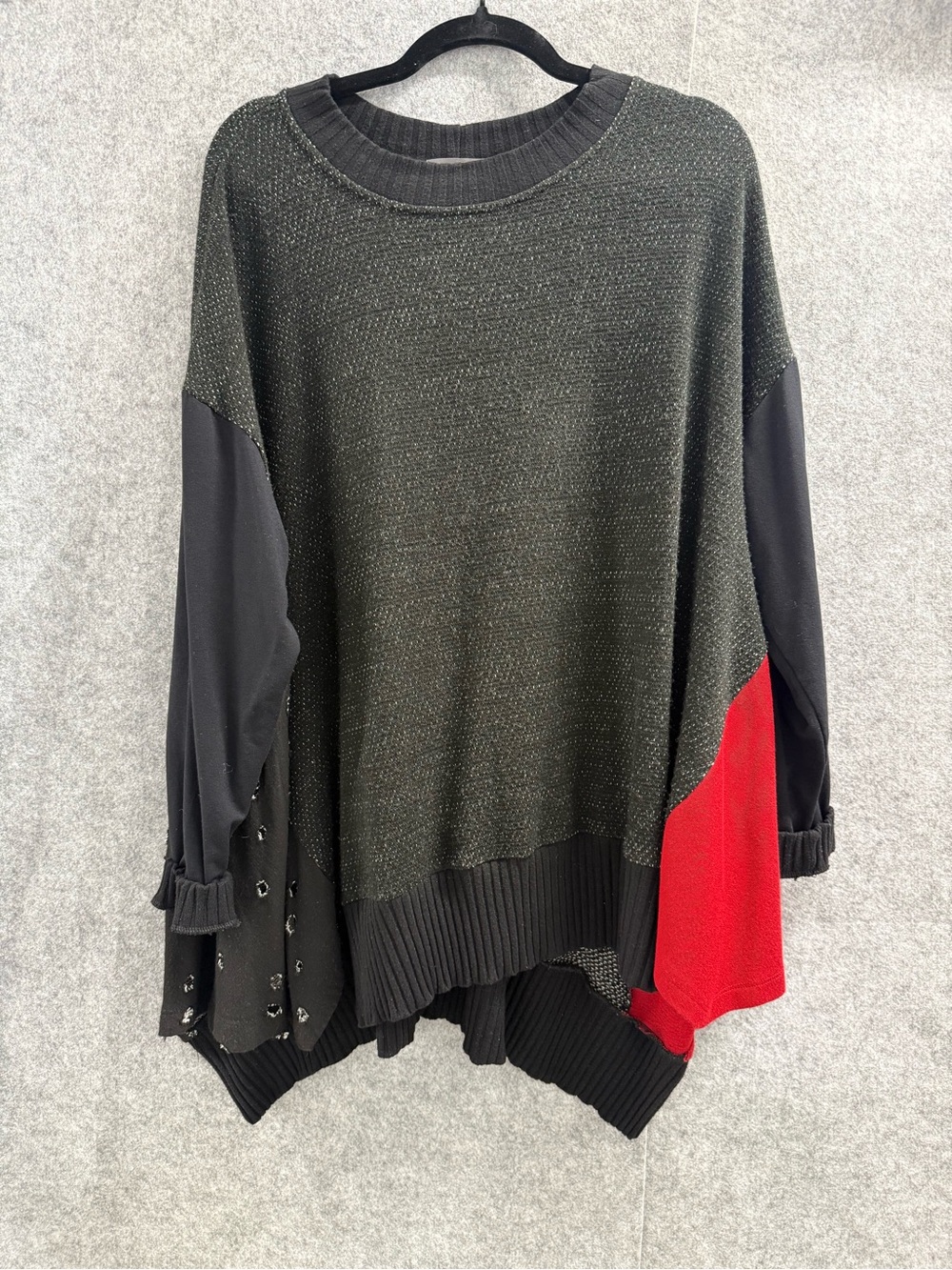 Alembika Relaxed Crewneck Sweater in Black Red Accent - Womens L - Distressed